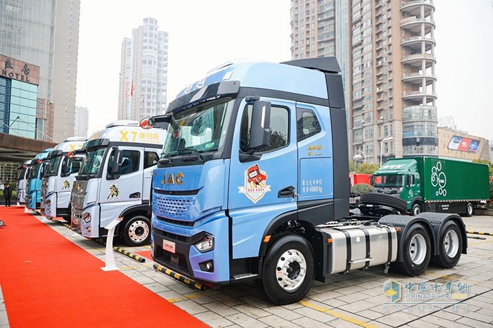 江淮重卡牽引車天團(tuán)，耀世登場！
