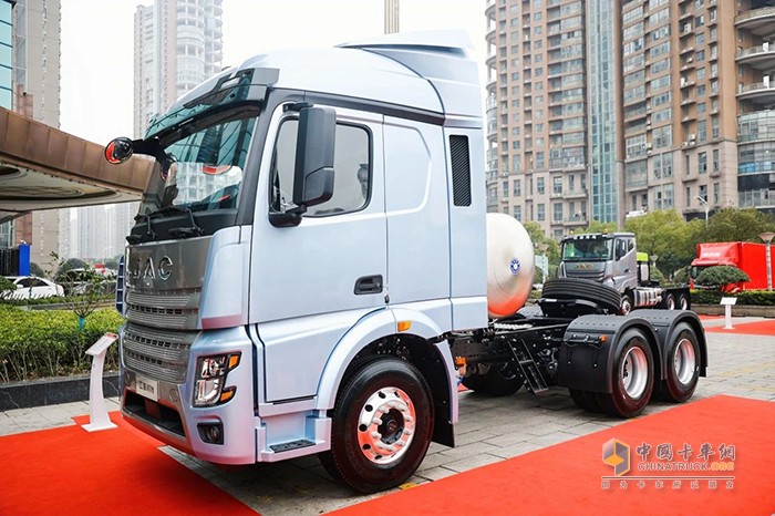 江淮重卡牽引車天團(tuán)，耀世登場！