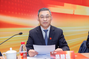 一汽解放董事長(zhǎng)、黨委書(shū)記吳碧磊：堅(jiān)持六個(gè)不動(dòng)搖，踐行央企擔(dān)當(dāng)