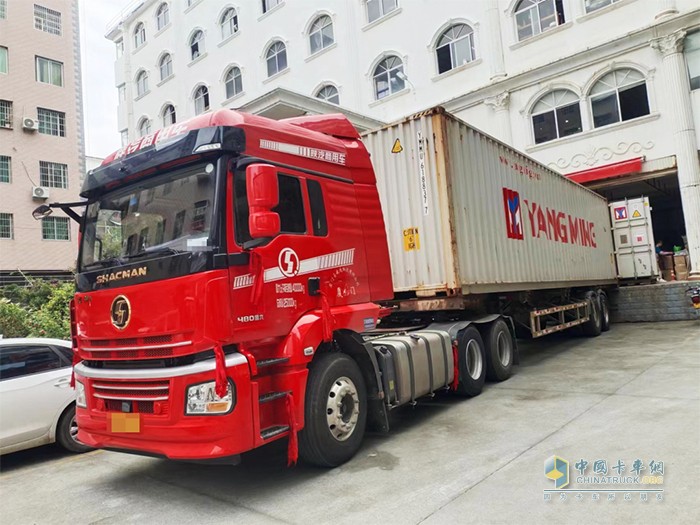 陜汽德御Q300牽引車，會省又會賺！