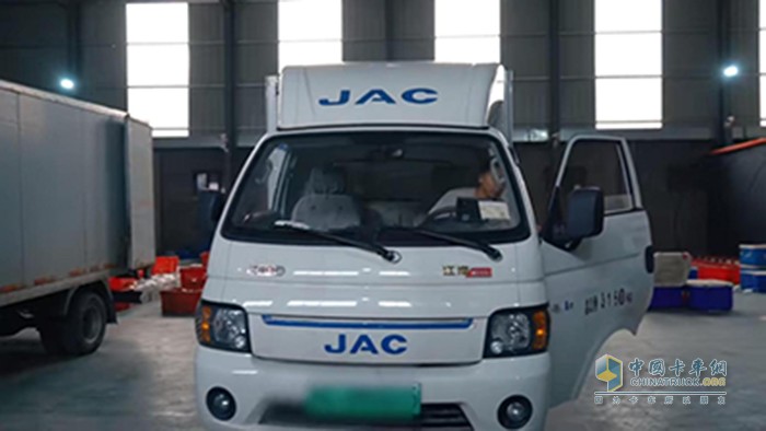 如何實現(xiàn)年終創(chuàng)富小目標(biāo)？江淮1卡愷達(dá)42度純電小卡是“超能”伙伴