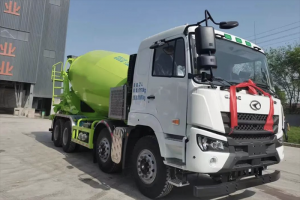星馬輕騎兵電動(dòng)上裝攪拌車(chē)，助力卡友高效盈運(yùn)每一程