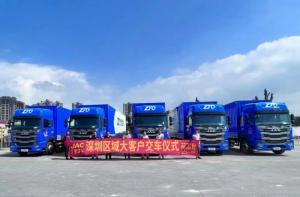 火力全開士氣高，江淮重卡交車忙！