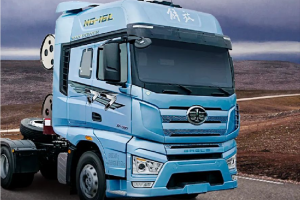 解放J7 600馬力LNG牽引車，引領(lǐng)高效運(yùn)營(yíng)新篇章