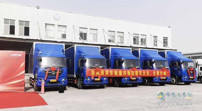 雙喜臨門，搭載東風(fēng)康明斯發(fā)動(dòng)機(jī)車輛又雙叒叕交付客戶