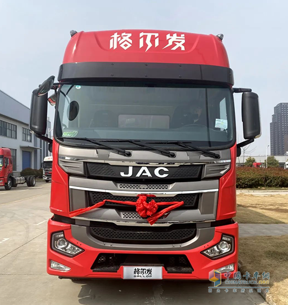 江淮重卡×澳柯瑪聯(lián)袂巨獻(xiàn)：“冰鮮1號”冷藏車引領(lǐng)冷鏈運(yùn)輸新動向！