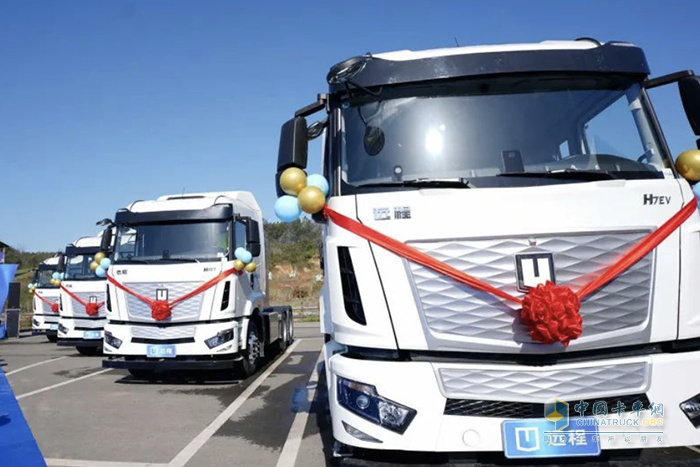 遠程純電牽引車批量交付四川大客戶 營造砂石料綠運新體驗