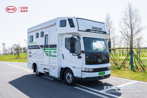 春暖花開，比亞迪T5混動房車底盤打開用戶好心情！