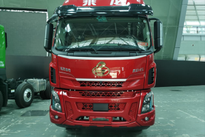 綠通運輸遇難題？乘龍H5創(chuàng)富版330馬力，讓您暢行無阻！