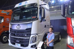 更安全 更舒適 更節(jié)能 乘龍 H7 智能駕駛牽引車重塑物流新體驗(yàn)
