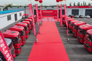 創(chuàng)富BUFF疊滿！中國(guó)重汽豪沃重卡省錢(qián)好開(kāi)、交車(chē)不斷！