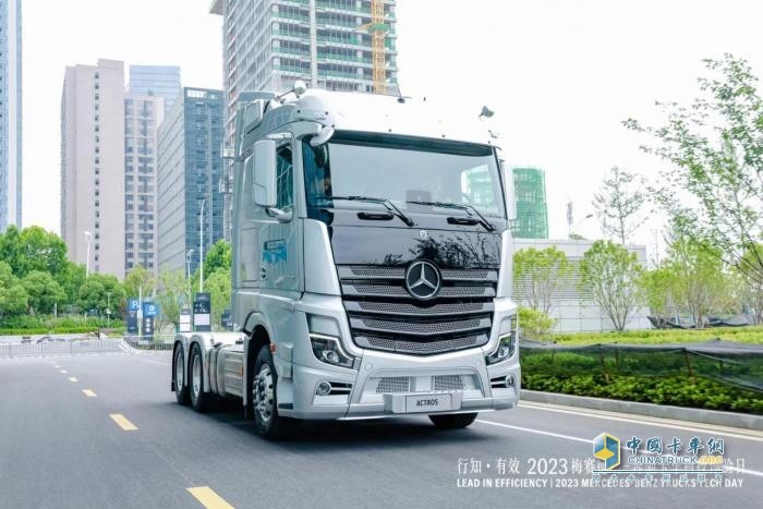 奔馳卡車：行業(yè)標桿下的高效運輸解決方案