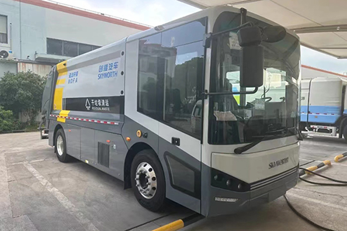 上海松江：垃圾車(chē)與“公交車(chē)”融為一體？這款新能源壓縮式垃圾車(chē)科技性能大有看頭