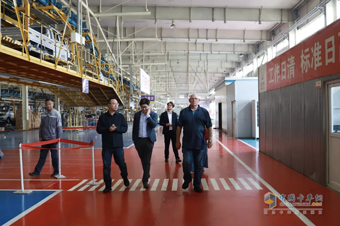 成功汽車迎來南非與泰國客戶參觀，開啟國際合作新篇章