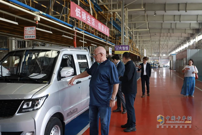 成功汽車迎來南非與泰國客戶參觀，開啟國際合作新篇章
