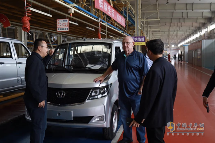 成功汽車迎來南非與泰國客戶參觀，開啟國際合作新篇章