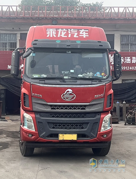乘龍H5牽引車，晉城車隊(duì)長(zhǎng)的得力干將