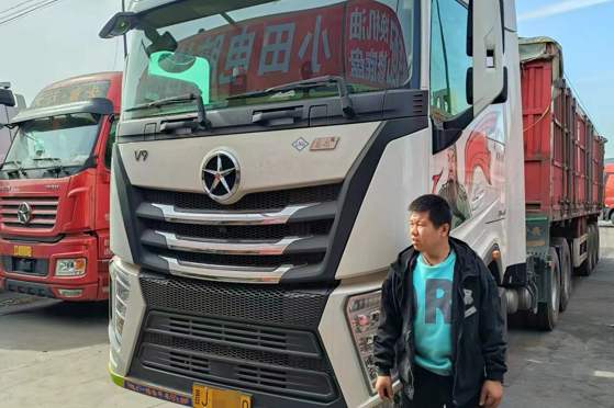 換購(gòu)V9燃?xì)廛嚭?，這位大運(yùn)重卡用戶為何能月入超4萬(wàn)元？