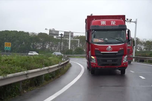 一年能省200多萬，乘龍H5大單橋讓兩位快遞老板喜笑顏開