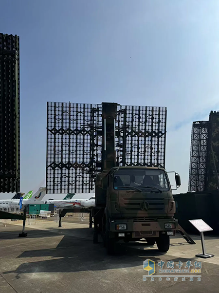 北奔重汽多型裝備底盤亮相第十五屆中國(guó)國(guó)際航空航天博覽會(huì)