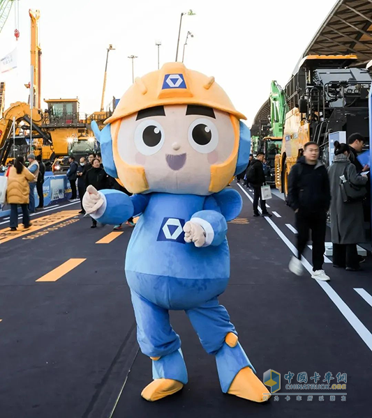 12000㎡、超180款展品—智慧徐工震撼亮相bauma CHINA 2024