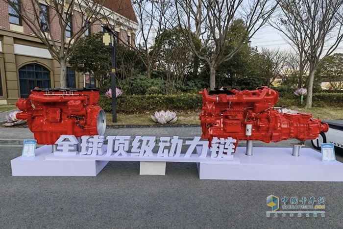 全新姿態(tài)抱團(tuán)作戰(zhàn)！聯(lián)合重卡主動(dòng)擁抱第三次商用車能源革命！