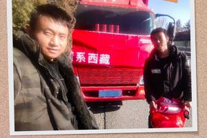 解放卡車援災(zāi)區(qū)，感動(dòng)服務(wù)獲贊譽(yù)