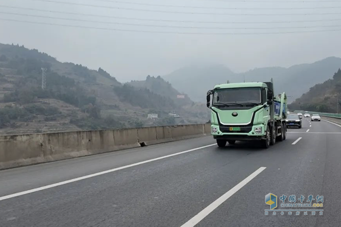 真場景，真實測！行業(yè)首個600度自卸車成功挑戰(zhàn)400+公里續(xù)航！