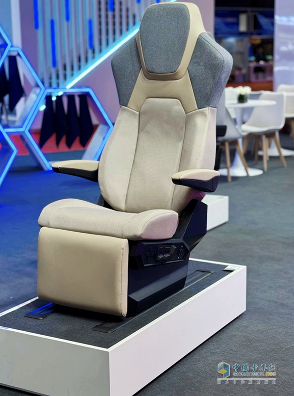 伊思靈華泰上海車展推出四款商用車創(chuàng)新座椅