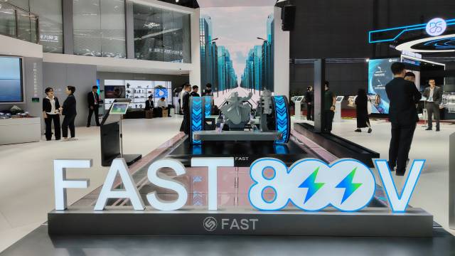 法士特藍馳800V：碳化硅+快充，重塑商用車電動化