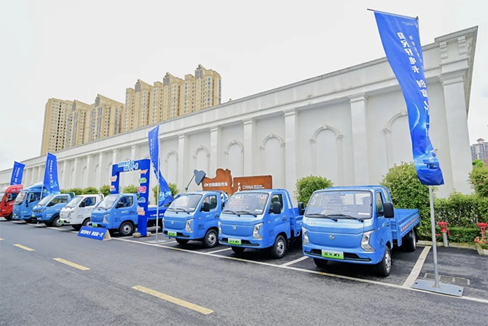 濰柴藍擎&漢德車橋X1純電小卡上市，共創(chuàng)新能源商用車高效節(jié)能新標(biāo)桿！
