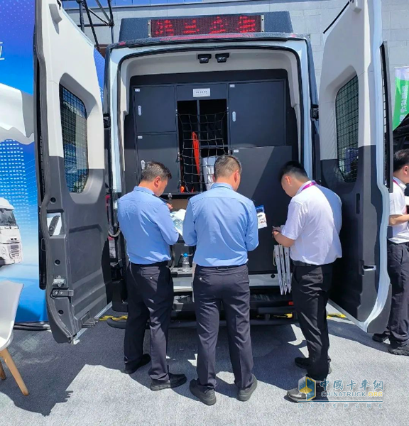 森源鴻馬防暴突擊車助力警務(wù)工作新升級