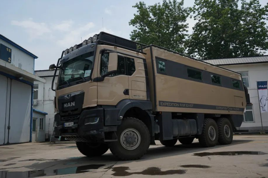 曼恩TGS底盤房車：高能強者的洲際之旅