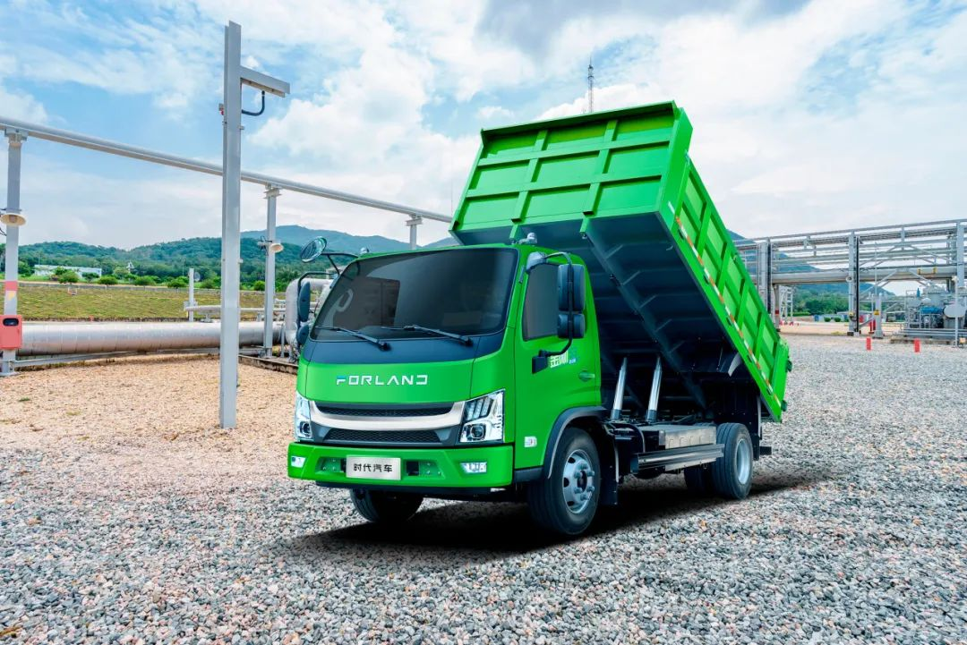瑞沃金剛S3混動(dòng)版自卸車 油電雙擎大幅提高運(yùn)輸效率