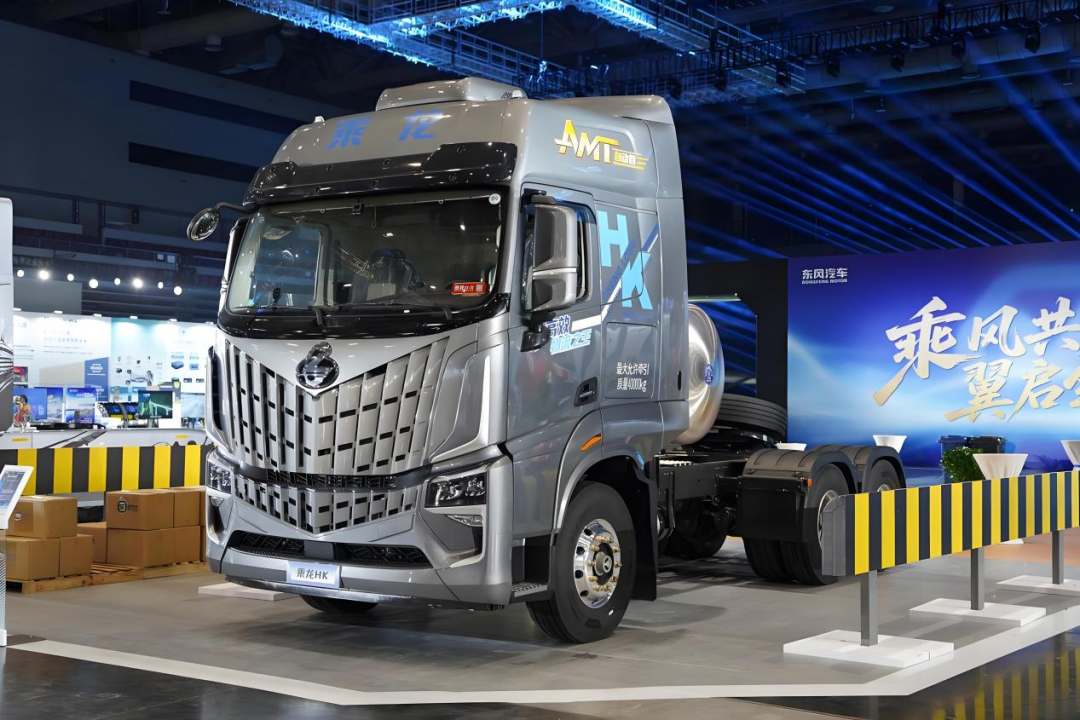 乘龍HK LNG牽引車：干線物流的“創(chuàng)富利器”，省氣、舒適、安全全拿捏！