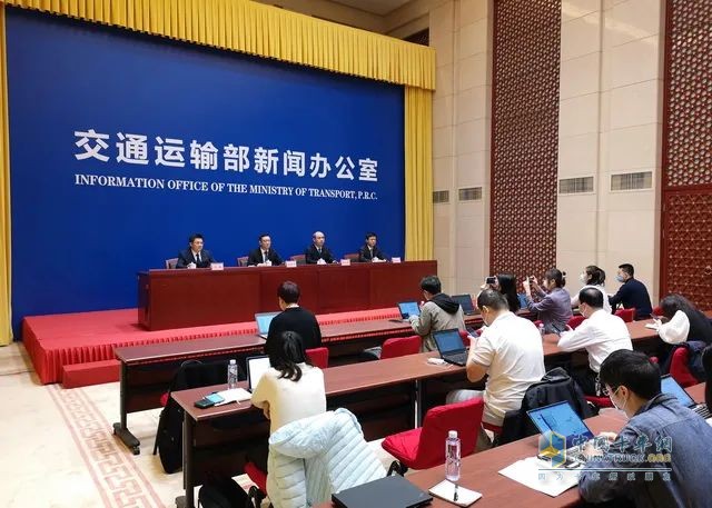 疫情嚴峻，從中央到地方都出臺了多項政策，切實保障貨車司機利益。
