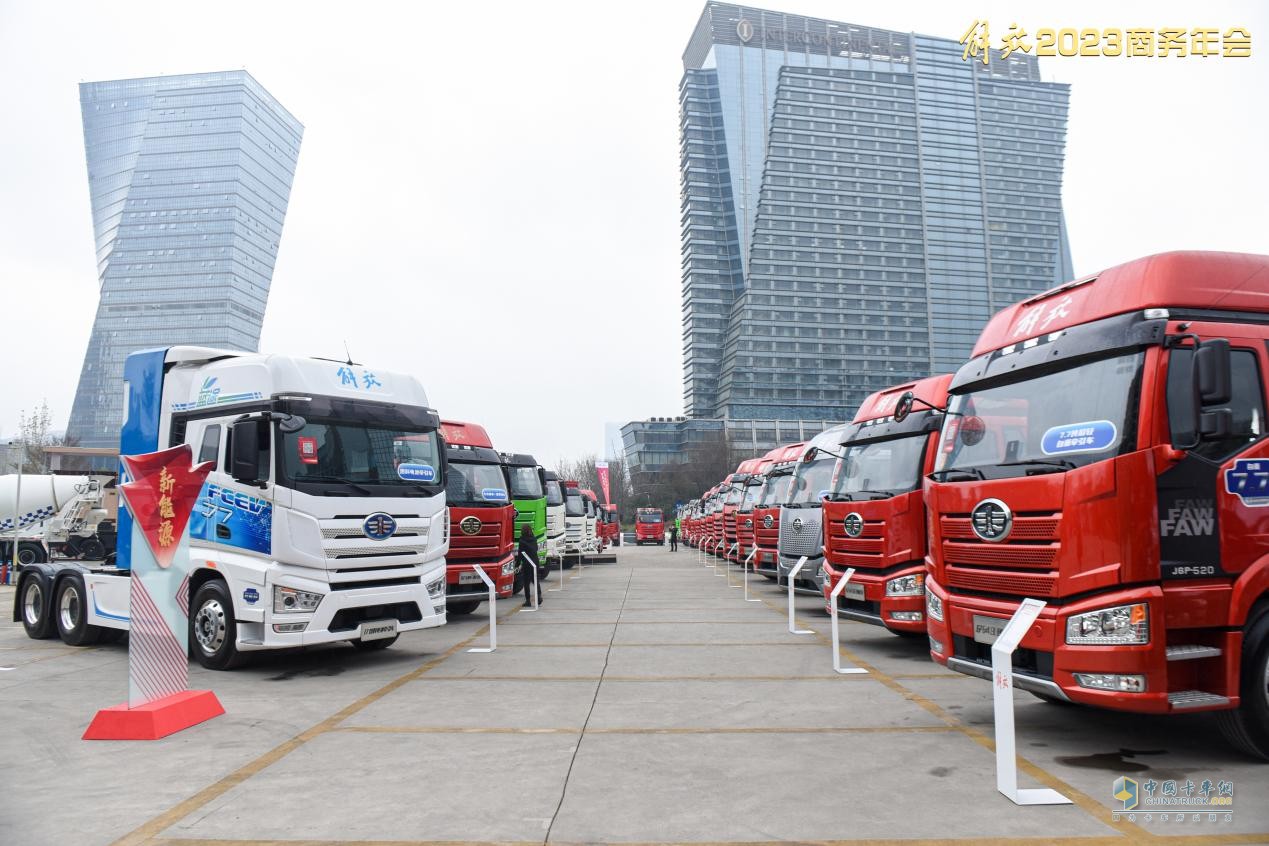 鉚足干勁兒迎春潮！一汽解放2月終端份高達30.2%，實現(xiàn)銷量、份額雙提升