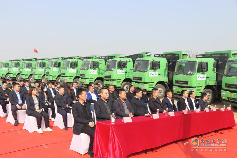 綠動(dòng)保定 共筑未來 萬物友好純電自卸車批量交付保定保雄