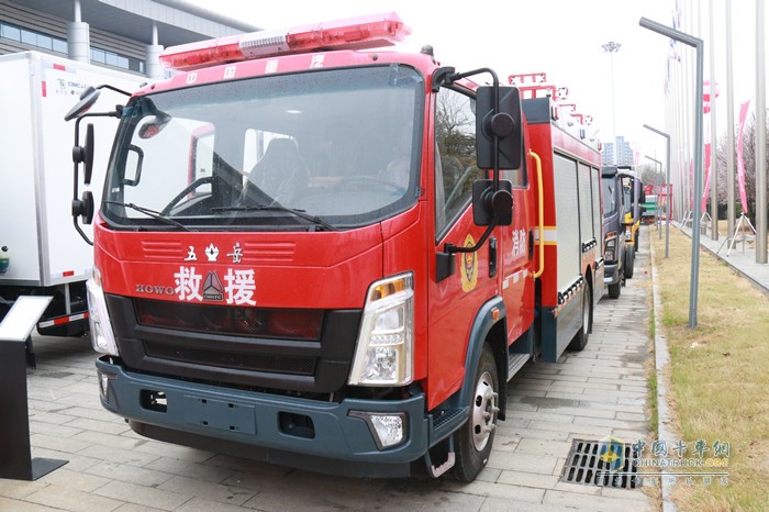  2023年3月17日，第十八屆中國（梁山）專用汽車展覽會在梁山國際會展中心拉開了序幕，本屆展會以“創(chuàng)新、創(chuàng)造、創(chuàng)品牌”為主題，而作為中國商用車領(lǐng)軍品牌，中國重汽專用車產(chǎn)品強勢亮相梁山專用車展。
