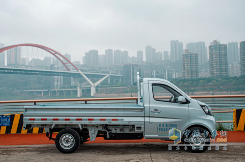 長在用戶心巴上的車，應(yīng)該是什么樣子？新長安星卡來告訴你