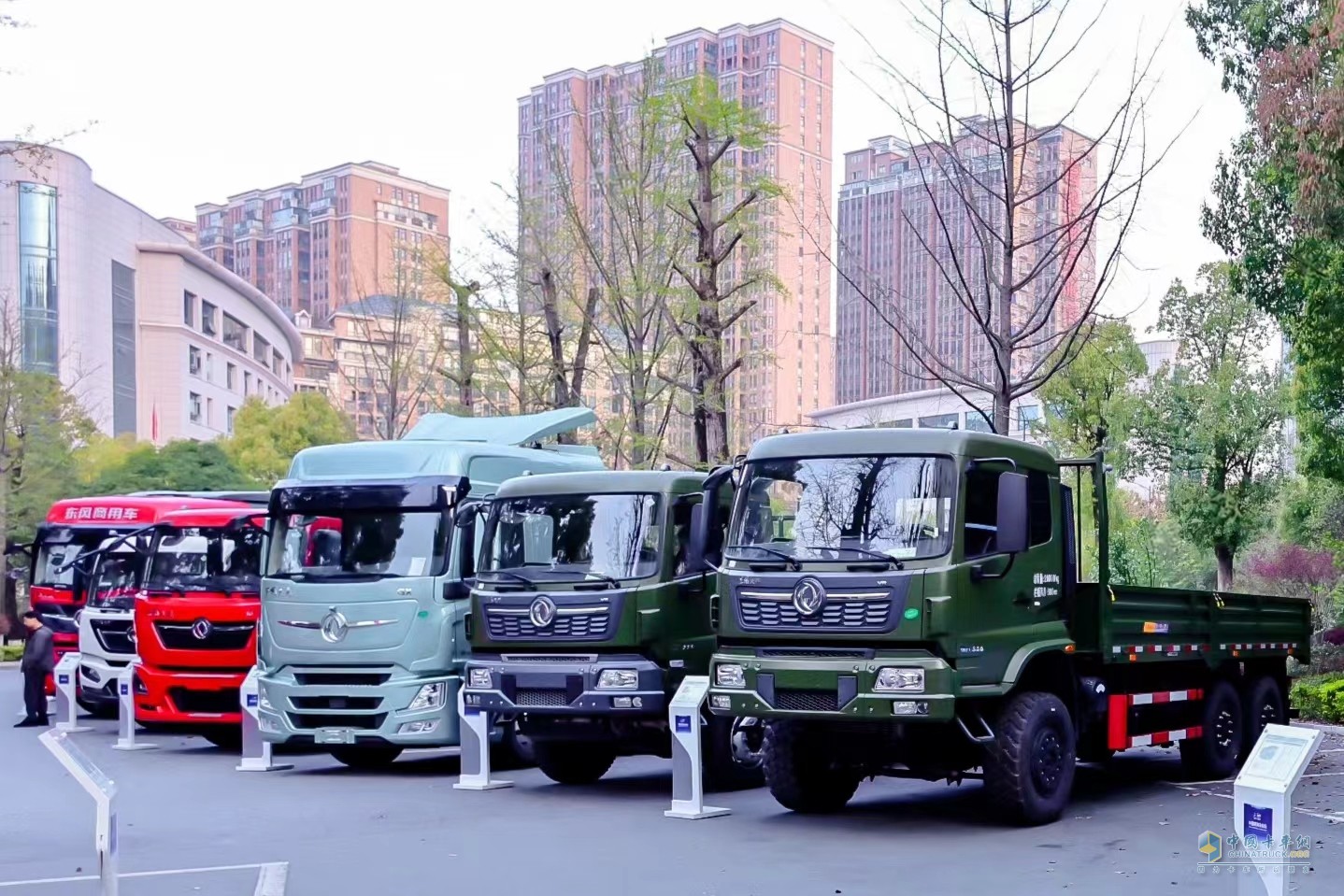 首屆中國商用車論壇盛大開幕，東風商用車與同行共商發(fā)展大計