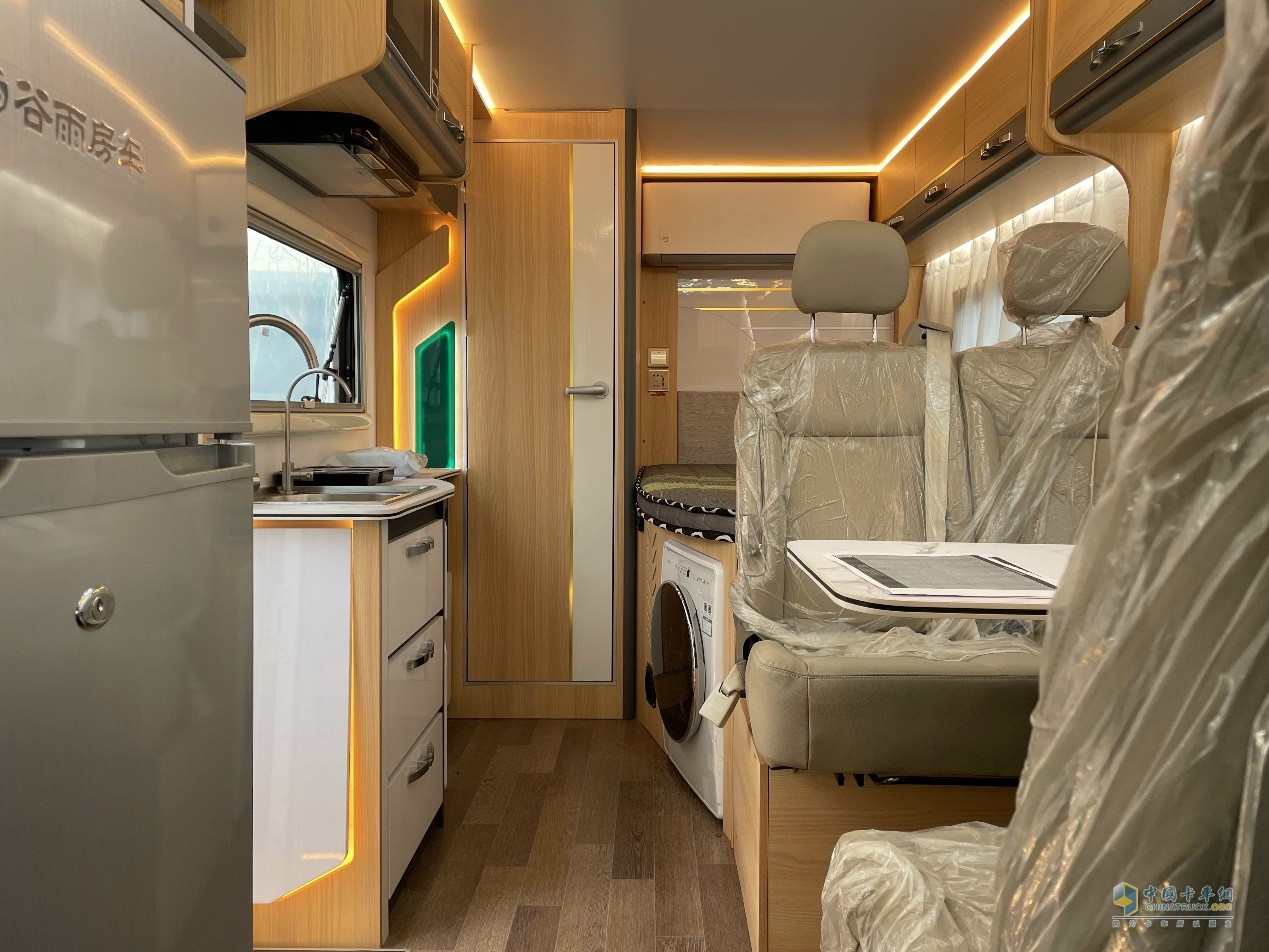 開著奧鈴M卡房車出發(fā)，享受美好Vanlife