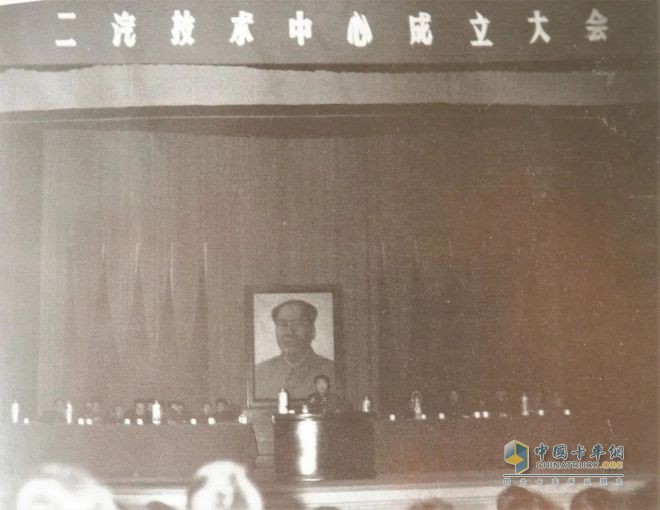 40年自主向上，東風(fēng)商用車技術(shù)研發(fā)的原點(diǎn)從東風(fēng)EQ153說(shuō)起
