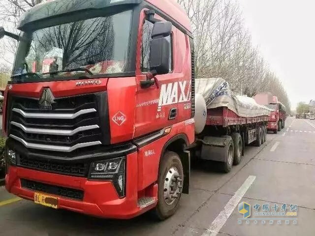 山西楊師傅：天天有買豪沃MAX燃?xì)廛嚨?，都問我這車咋樣？