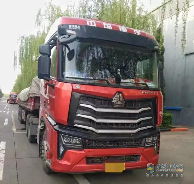 山西楊師傅：天天有買豪沃MAX燃?xì)廛嚨模紗栁疫@車咋樣？