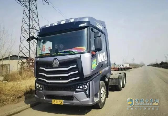 唐振輝：買(mǎi)車(chē)我就認(rèn)定中國(guó)重汽！豪沃MAX燃?xì)獍嬷档觅I(mǎi)！