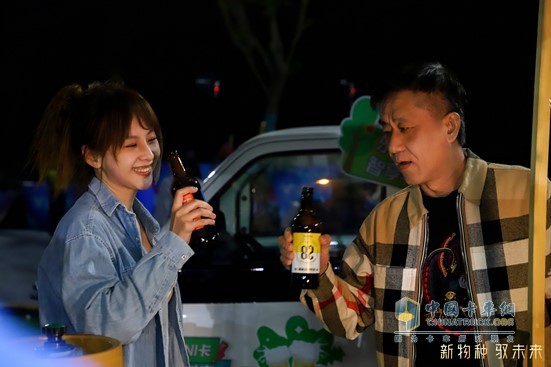 年輕人的新座駕，北汽雷馳新能源MINI卡，可自駕可擺攤