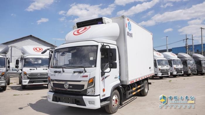 高溫難避暑？東風(fēng)凱普特星云冷藏車(chē)分分鐘帶來(lái)“冷鮮”超體驗(yàn)