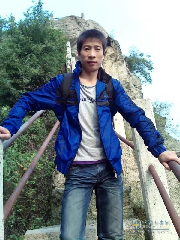 走最難最險的路！他與解放虎VH在“掛壁公路”上盤旋