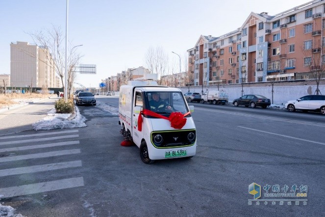 大力牛魔王汽車北京首批純電環(huán)衛(wèi)車交付，為公共領(lǐng)域車輛電動化注入新動能